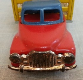 Camión de juguete en chapa. Años 50