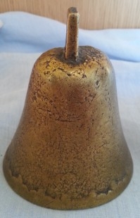 Campana en bronce. Campanilla.