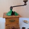 Antiguo molinillo de café. Marca Peugeot Freres. Maravilloso. Old coffee grinder