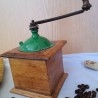 Antiguo molinillo de café. Marca Peugeot Freres. Maravilloso. Old coffee grinder