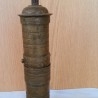 Antiguo molinillo de café. En bronce. Original forma alargada old coffee grinder