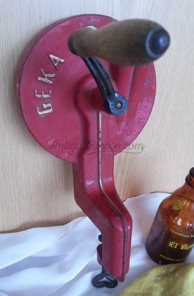 Molinillo de cereales. Muy curioso. Marca GEKA Molinillo de cereales. Muy curioso. Marca GEKA