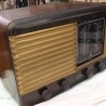 Radio de válvulas antigua. Marca INVICTA. Precioso objeto años 60-70