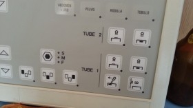 Consola electrónica para maquinaria hospitalaria. Año 1997