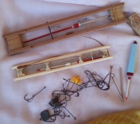 Aperos para la pesca. Sedales antiguos.