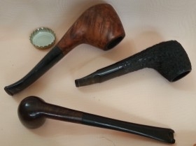 Pipas antiguas. Conjunto de 3 unidades. Set of old pipes.