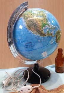 Globo terráqueo. Bola del mundo de los años 80. Preciosa pieza.