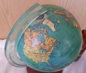 Globo terráqueo. Bola del mundo de los años 80. Preciosa pieza.