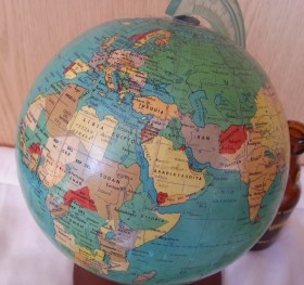 Globo terráqueo. Bola del mundo de los años 80. Preciosa pieza.