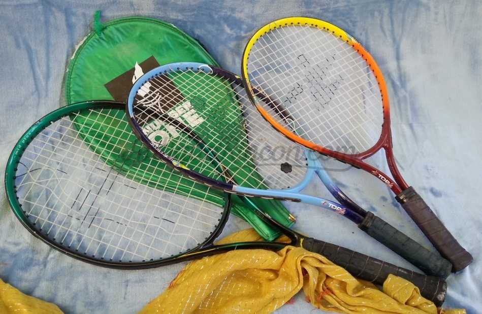 Raqueta de tenis con su tensor. VIntage. Británica. Precioso objeto de decoración Raqueta de tenis con su tensor. VIntage. Británica. Precioso objeto de decoración