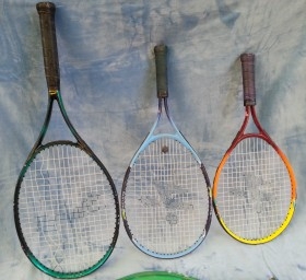 Raqueta de tenis con su tensor. VIntage. Británica. Precioso objeto de decoración