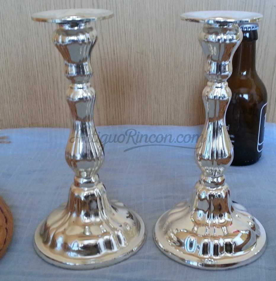 Candelabros en metal plateado. Pareja. Años 90 Candelabros en metal plateado. Pareja. Años 90