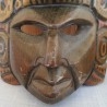 Máscara Azteca en madera policromada.