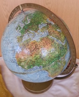 Globo terráqueo. Bola del mundo de los años 80. Preciosa pieza.