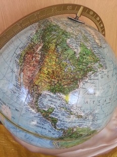 Globo terráqueo. Bola del mundo de los años 80. Preciosa pieza.