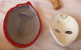 Máscaras cerámicas. Pareja. Años 70. Pequeño tamaño.