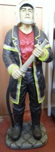 Bombero. Estatua. Figura gran tamaño 1