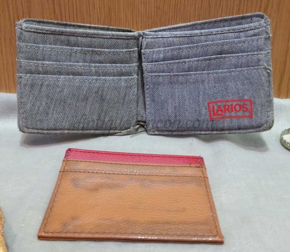 Carteras de mano viejas. Pareja. Para atrezzo o decoración. Carteras de mano viejas. Pareja. Para atrezzo o decoración.