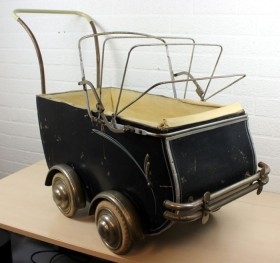 Carrito de bebé. Años 30-40. Sillita de paseo antigua. Completo.