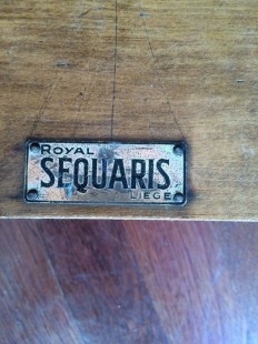 Silla de ruedas centenaria. En madera curvada "Sequaris" Liège. Año 1.910