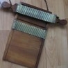 Tabla pildorera de farmacia. Años 50 En madera y bronce