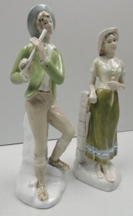 Pareja de figuras en porcelana de la firma TITO VALENCIA. Gran tamaño 39 cm de alto.