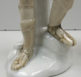 Pareja de figuras en porcelana de la firma TITO VALENCIA. Gran tamaño 39 cm de alto.