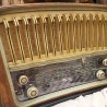 Radio de válvulas antigua. Precioso objeto años 60