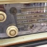 Radio de válvulas antigua. Precioso objeto años 60