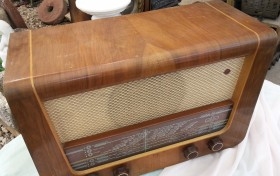 Radio de válvulas antigua. Marca ASCAR. Precioso objeto años 60-70