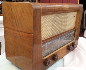 Radio de válvulas antigua. Marca ASCAR. Precioso objeto años 60-70