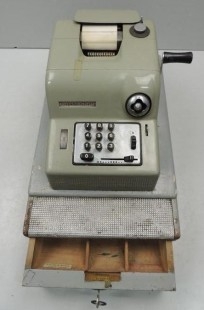 Registradora marca HISPANO OLIVETTI. Años 70. Funciona.