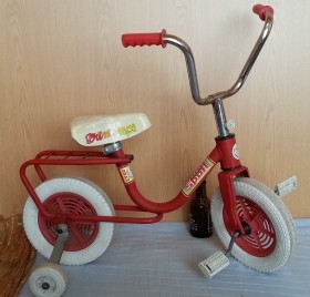 Triciclo - Bicicleta infantil. Años 90. Funcionando.
