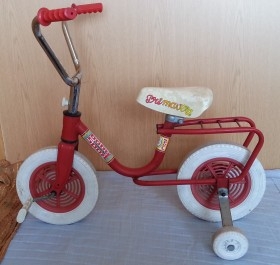 Triciclo - Bicicleta infantil. Años 90. Funcionando.