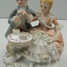 Vintage Figura de Porcelana Pareja Tomando Te Bonitos Detalles Piezas de Colección