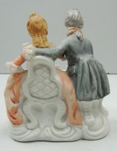 Vintage Figura de Porcelana Pareja Tomando Te Bonitos Detalles Piezas de Colección