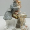 Vintage Figura de Porcelana Pareja Tomando Te Bonitos Detalles Piezas de Colección