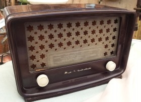 Radio de válvulas antigua. Marca MARCONI. Precioso objeto años 60-70