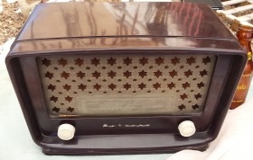 Radio de válvulas antigua. Marca MARCONI. Precioso objeto años 60-70