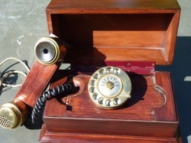 Teléfono antiguo. Años 40. Con dos campanas. Estilo barroco. Antique phone