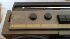 Radio-cassette. Marca PANASONIC. Para piezas o decoración.