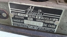 Radio de válvulas antigua. Marca IBERIA CORSARIO. Precioso objeto años 60-70