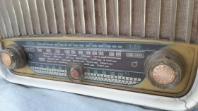 Radio de válvulas antigua. Marca PHILIPS. Precioso objeto años 60-70