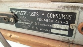 Radio de válvulas antigua. Marca S.R.T. DIEGSON. Precioso objeto años 60-70