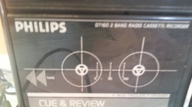 Radio-cassette marca PHILIPS. Viejo aparato.