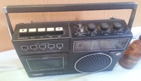 Radio-cassette marca SUPERSCOPE. Viejo aparato.