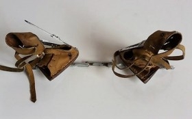 Zapatos ortopédicos años 40. Para niño. Plantillas correctoras.