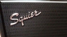 Amplificador de Guitarra eléctrica. Marca SQUIER.