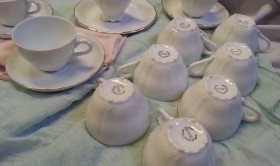 Juego de té. Servicio completo de porcelana BIDASOA.