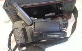 Cámara de vídeo Marca TELEFUNKEN. En su maletín original. Super-8 Años 80